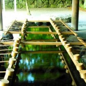 Temizuya và nghi thức rửa tay trước khi diện kiến thần linh